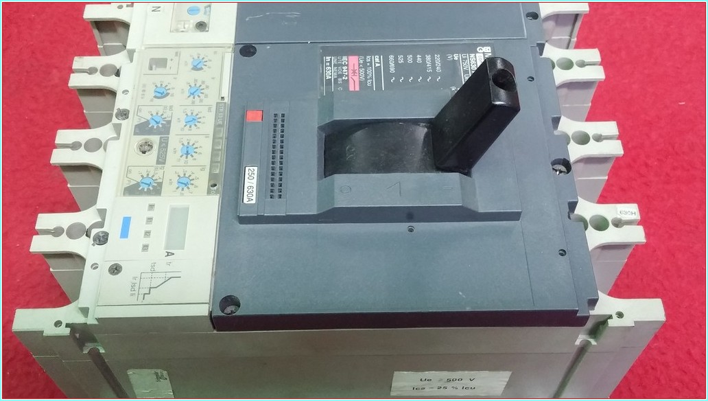 MERLİN GERİN NS630 H 4P4T 250-630A 4 KUTUPLU TMŞ