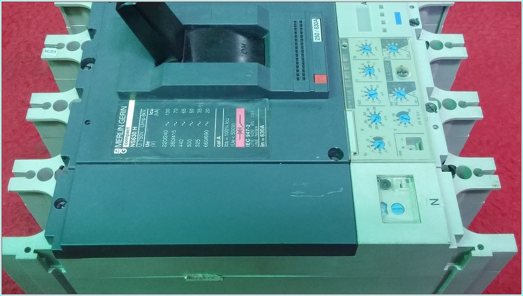 MERLİN GERİN NS630 H 4P4T 250-630A 4 KUTUPLU TMŞ