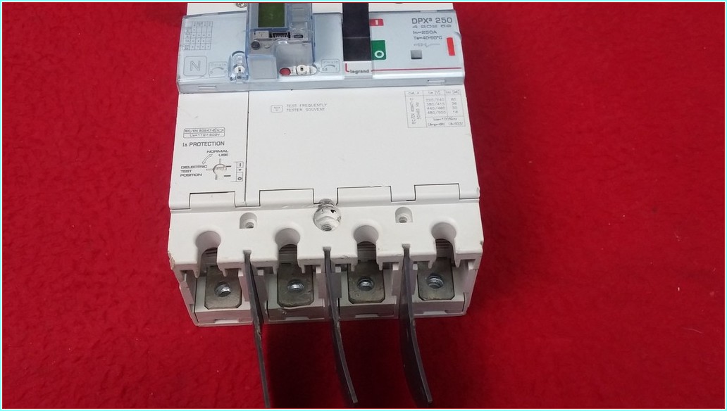 LEGRAND DPX3 250 4P DPX250 4P 250A 4 KUTUPLU TMŞ