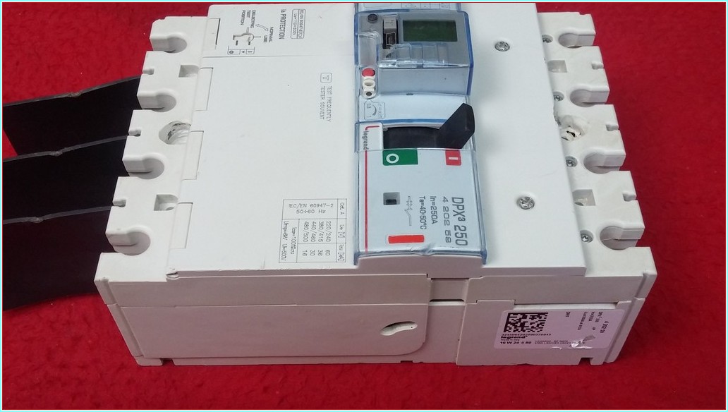 LEGRAND DPX3 250 4P DPX250 4P 250A 4 KUTUPLU TMŞ