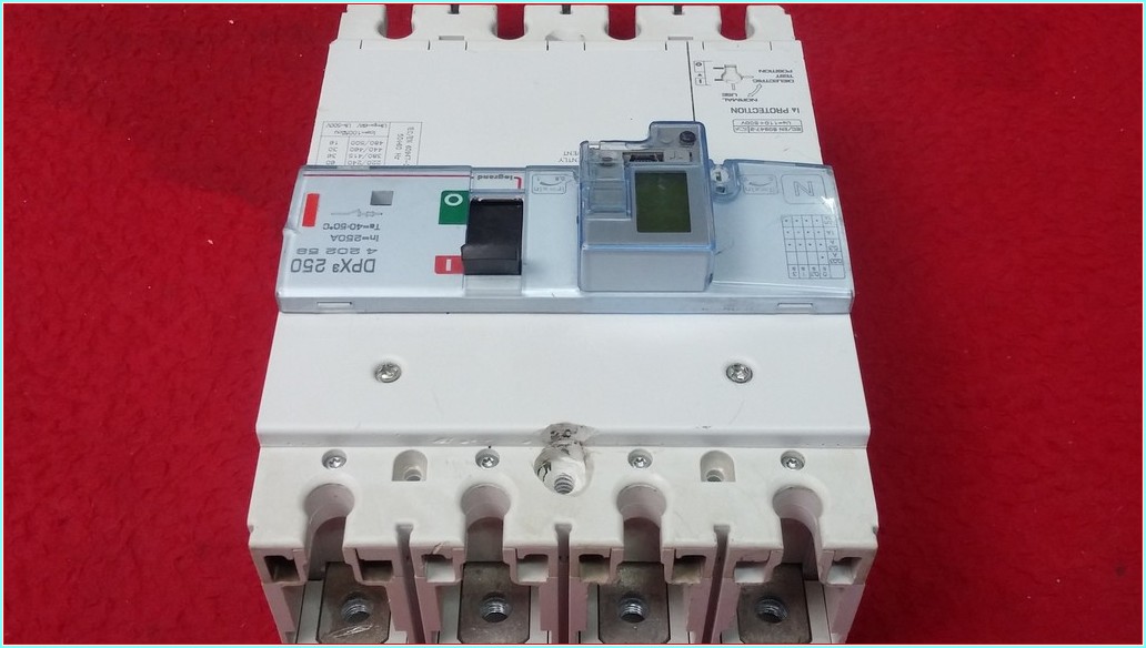 LEGRAND DPX3 250 4P DPX250 4P 250A 4 KUTUPLU TMŞ