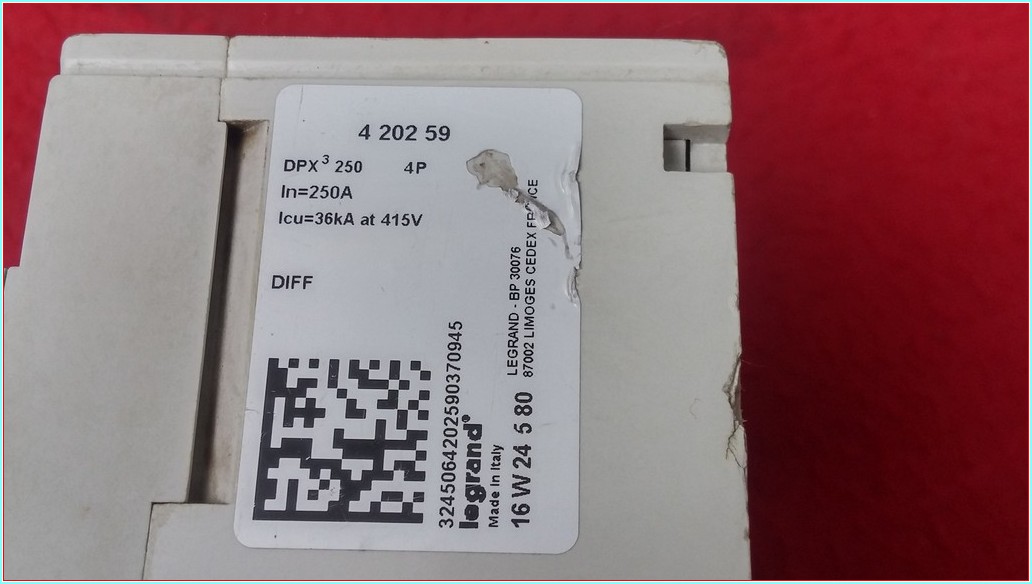 LEGRAND DPX3 250 4P DPX250 4P 250A 4 KUTUPLU TMŞ