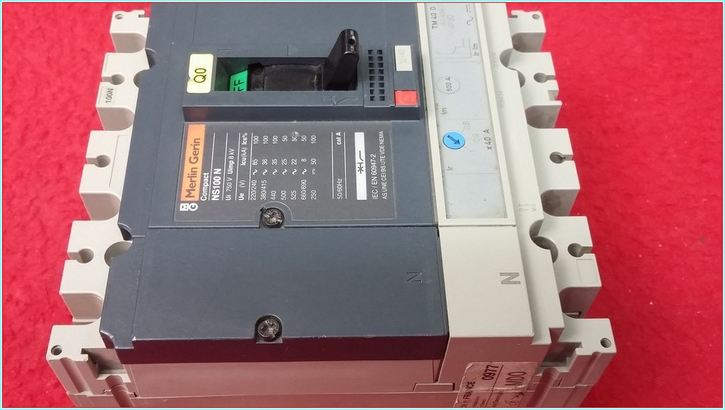 MERLİN GERİN NS100 N 32-40A 4 KUTUPLU TMŞ