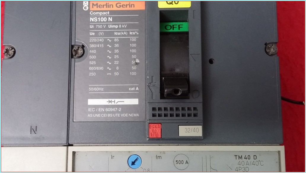 MERLİN GERİN NS100 N 32-40A 4 KUTUPLU TMŞ