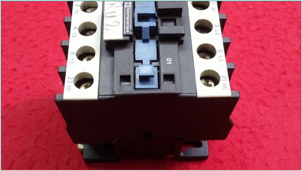 TELEMECANİQUE LC1D2501 LC1D2501M7 11 KW 40A KONTAKTÖR