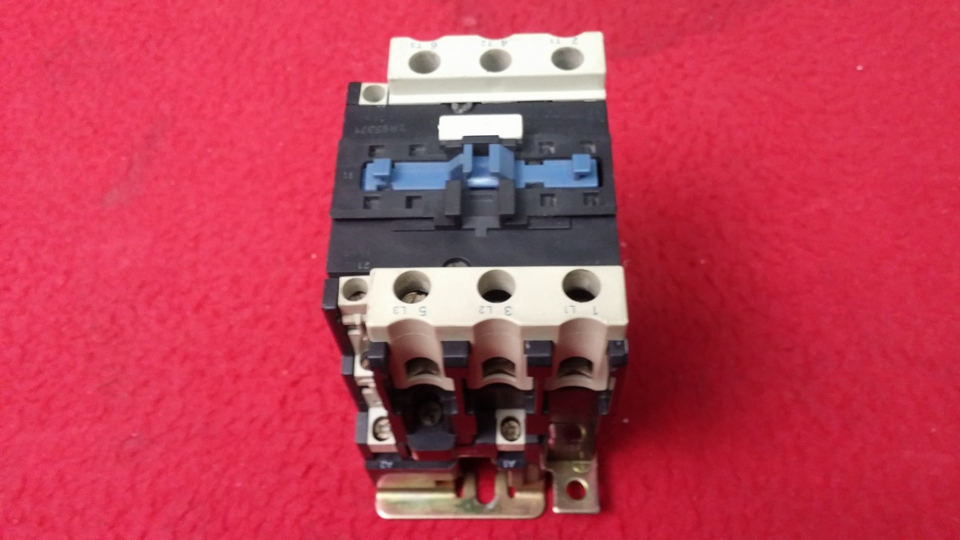 TELEMECANİQUE LC1D50 LC1D50M5 LC1D5011 80A KONTAKTÖR