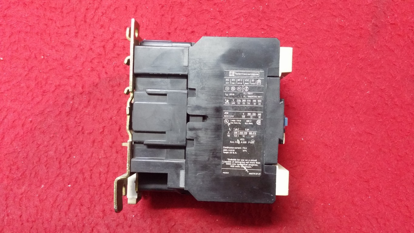 TELEMECANİQUE LC1D50 LC1D50M5 LC1D5011 80A KONTAKTÖR