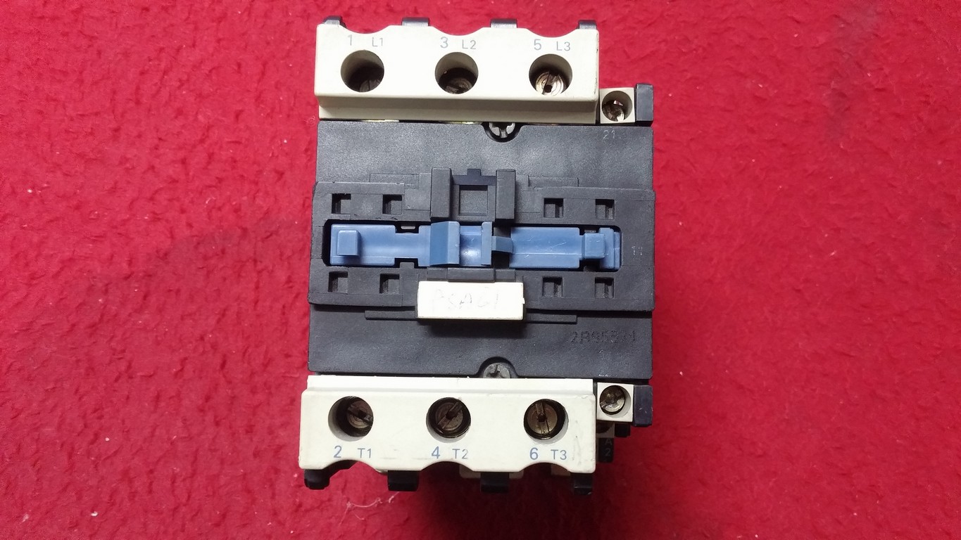 TELEMECANİQUE LC1D50 LC1D50M5 LC1D5011 80A KONTAKTÖR