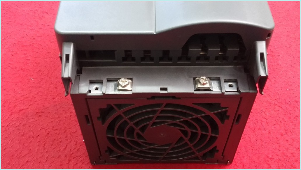 SIEMENS 6SE6420-2UD25-5CA1 440 5.5 KW  DRIVE SÜRÜCÜ
