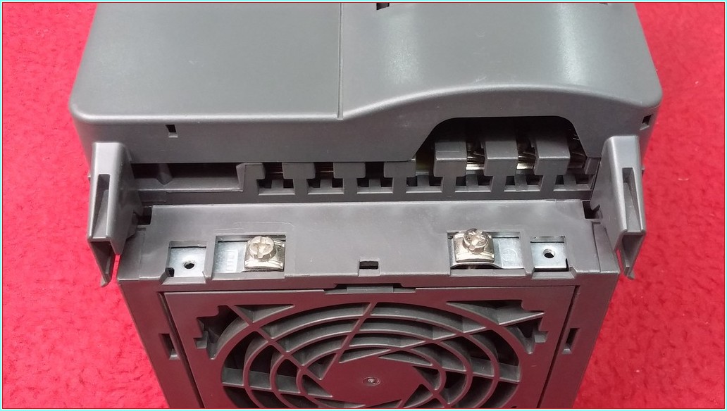 SIEMENS 6SE6420-2UD25-5CA1 440 5.5 KW  DRIVE SÜRÜCÜ