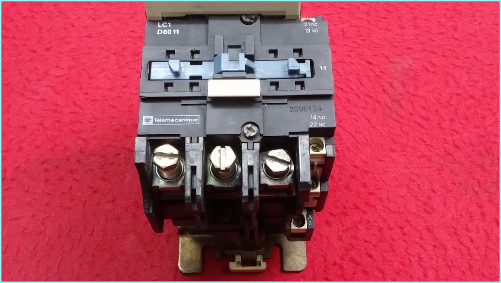 TELEMECANİQUE LC1D80 LC1D80M5 LC1D80M7 220VAC VE 24VDC TESYS KONTAKTÖR