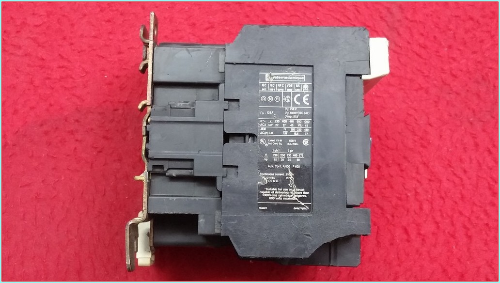 TELEMECANİQUE LC1D80 LC1D80M5 LC1D80M7 220VAC VE 24VDC TESYS KONTAKTÖR