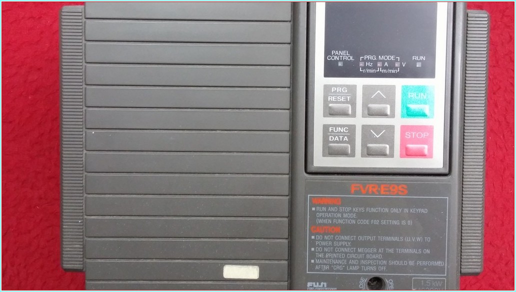 FUJİ FVR1.5E9S-7EN 3,2KVA  İNPUT 1,5KW 380V SÜRÜCÜ