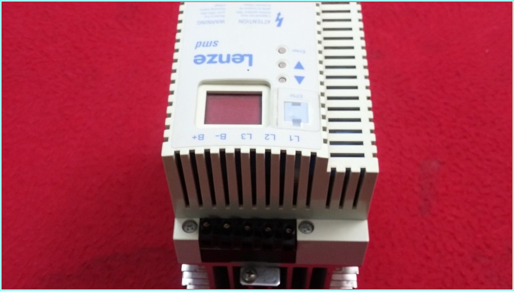 LENZE ESMD402L4TXA 4 KW SÜRÜCÜ