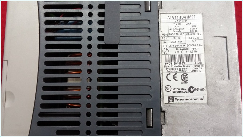 TELEMECANİQUE ATV11HU41M2E  2,2KW 3HP SÜRÜCÜ