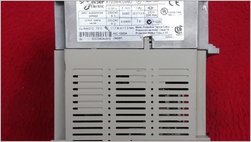 TELEMECANİQUE ATV28HU29M2 1,5 KW 2 HP SÜRÜCÜ