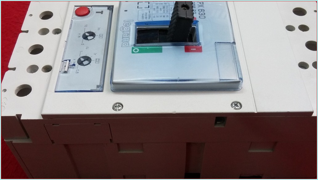 LEGRAND DPX 630 1 255 22 125522 320A TMŞ DEVRE KESİCİ ŞALTER