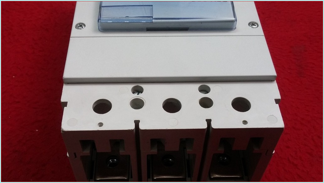 LEGRAND DPX 630 1 255 22 125522 320A TMŞ DEVRE KESİCİ ŞALTER