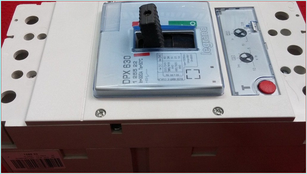 LEGRAND DPX 630 1 255 22 125522 320A TMŞ DEVRE KESİCİ ŞALTER