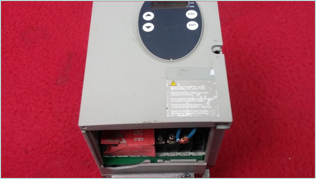 TELEMECANİQUE ATV31HU15N4 1,5 KW 2 HP SÜRÜCÜ