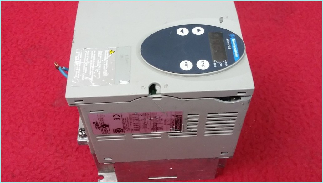 TELEMECANİQUE ATV31HU15N4 1,5 KW 2 HP SÜRÜCÜ