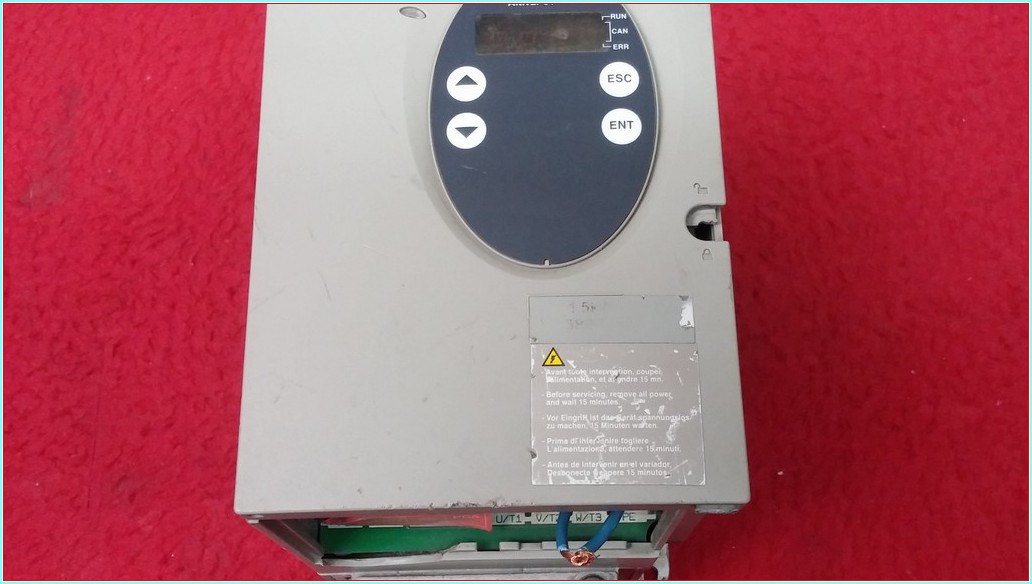 TELEMECANİQUE ATV31HU15N4 1,5 KW 2 HP SÜRÜCÜ