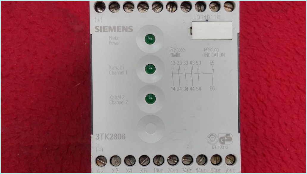 SIEMENS 3TK2806-0BB4 5NO 1NC 6 KONTAKLI EMNİYET RÖLESİ 