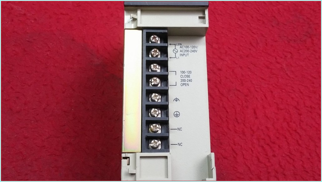 OMRON C200HW-PA204 POWER SUPPLY UNIT GÜÇ KAYNAĞI