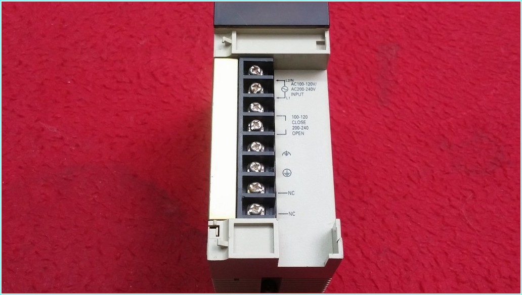 OMRON C200HW-PA204 POWER SUPPLY UNIT GÜÇ KAYNAĞI