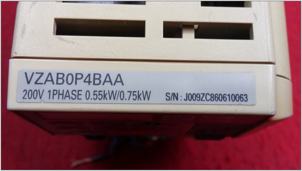 YASKAWA VZAB0P4BAA V1000 0,75 KW SÜRÜCÜ