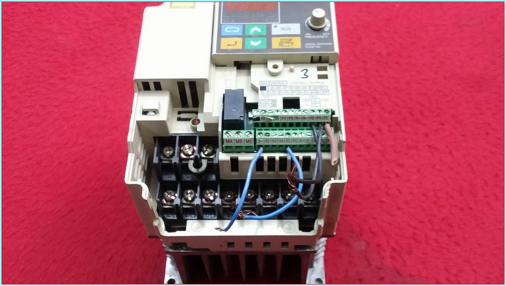 YASKAWA CIMR-V7AZ40P7 1,1KW 380V AĞIR ŞART SÜRÜCÜ