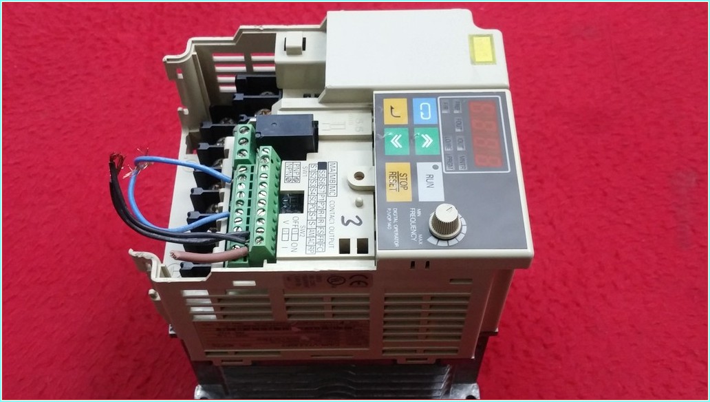 YASKAWA CIMR-V7AZ40P7 1,1KW 380V AĞIR ŞART SÜRÜCÜ