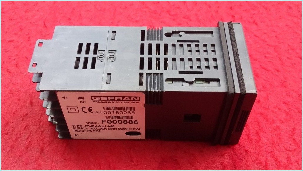 GEFRAN 4T-48-4-01-1-A46 F000886 ISI KONTROL CİHAZI