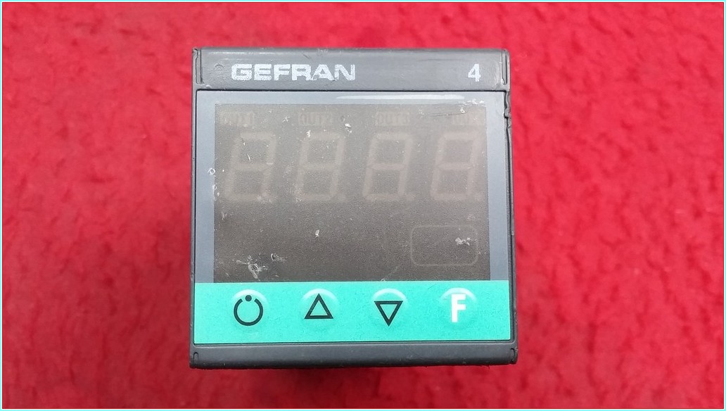 GEFRAN 4T-48-4-01-1-A46 F000886 ISI KONTROL CİHAZI