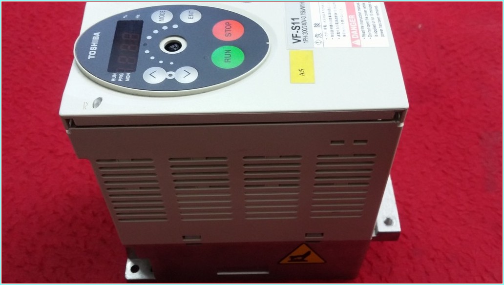 TOSHIBA VFS11S-2007PL-WP 0,75 KW SÜRÜCÜ