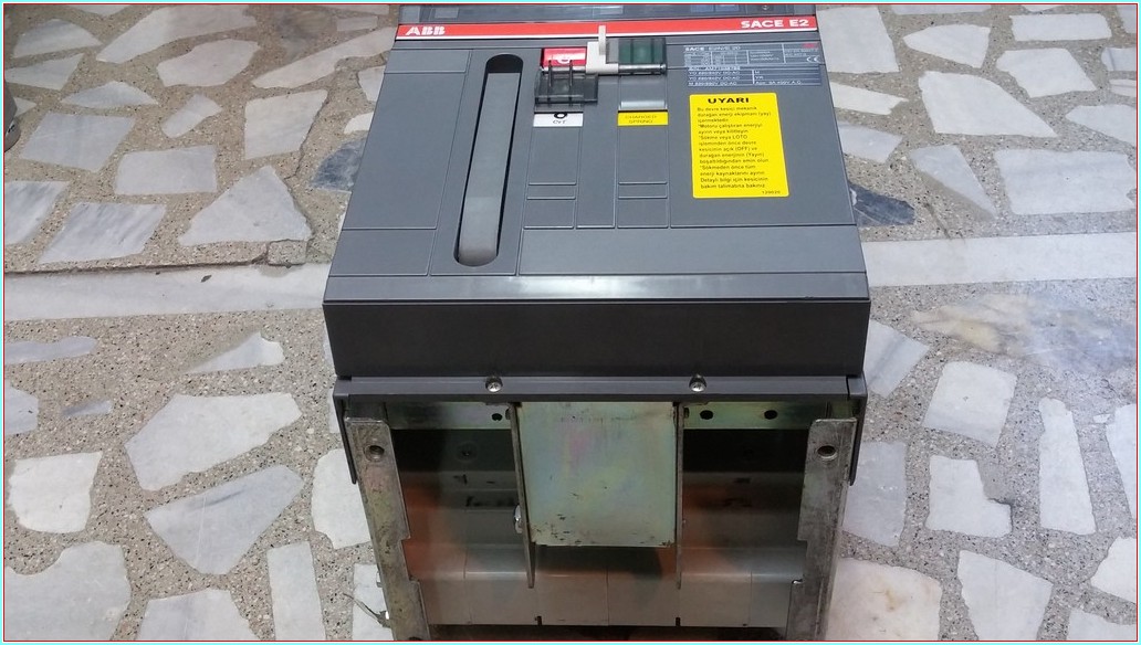 ABB SACE E2N/E 20 2000A MASTERPACT