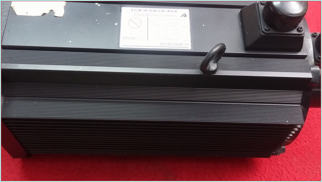 YASKAWA USASEM-50FJ12 5KW SIFIR SERVO MOTOR