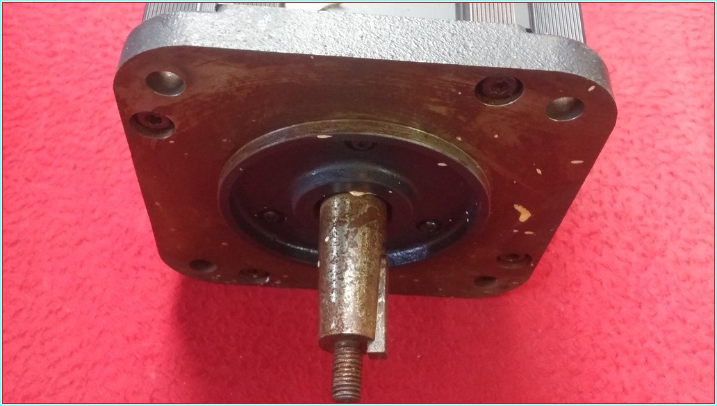 YASKAWA USASEM-50FJ12 5KW SIFIR SERVO MOTOR