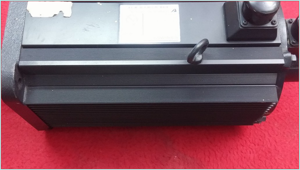 YASKAWA USASEM-50FJ12 5KW SIFIR SERVO MOTOR