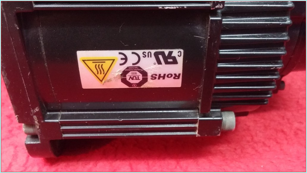 YASKAWA SGMGV-13ADA61 1,3KW 10,7A SERVO MOTOR