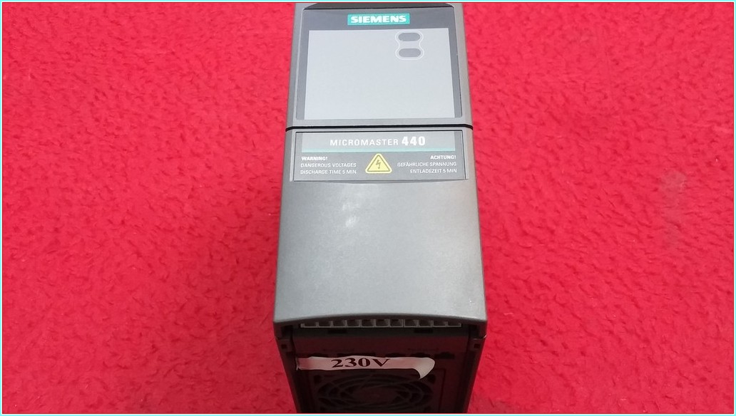 SIEMENS 6SE6440-2UC11-2AA1 0,12KW 230V MICROMASTER 440 SÜRÜCÜ