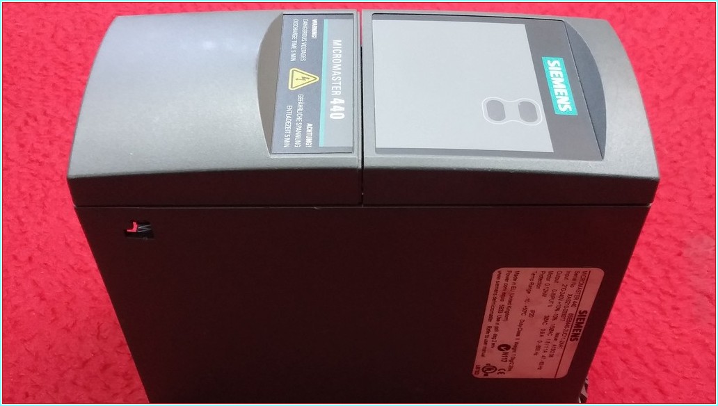SIEMENS 6SE6440-2UC11-2AA1 0,12KW 230V MICROMASTER 440 SÜRÜCÜ