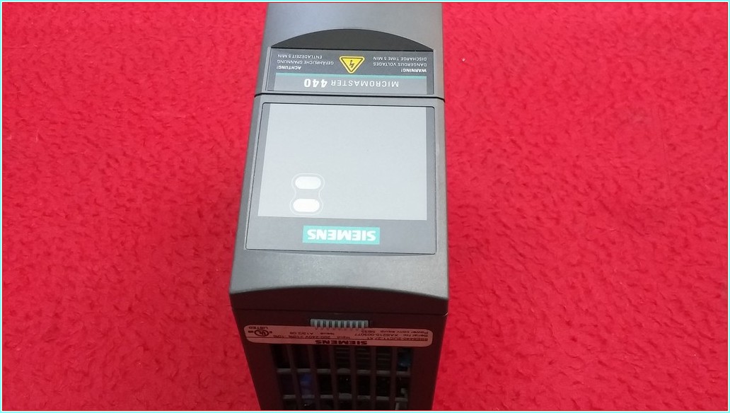 SIEMENS 6SE6440-2UC11-2AA1 0,12KW 230V MICROMASTER 440 SÜRÜCÜ