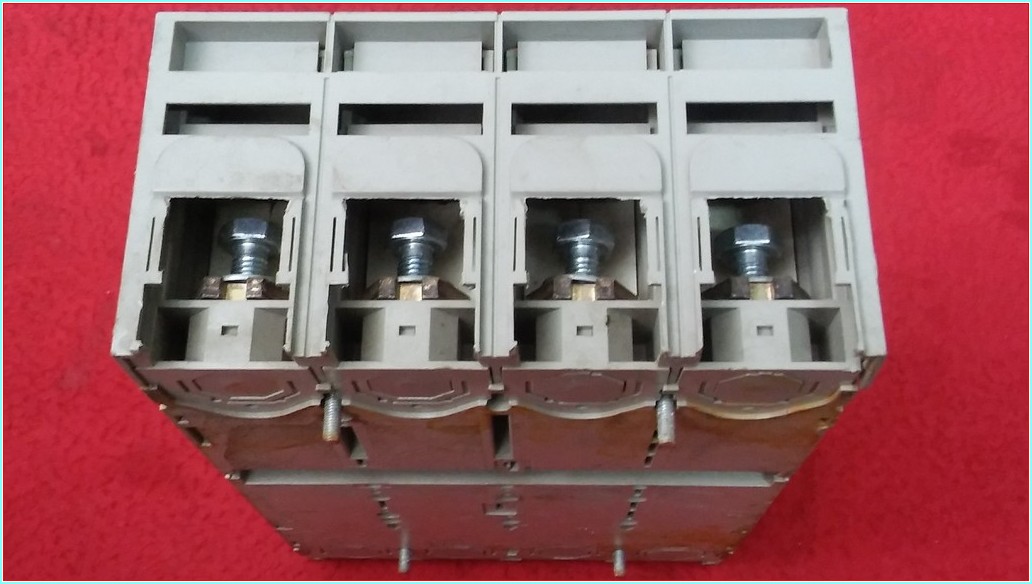 MERLİN GERİN NS400 N IEC/EN 60947-2 415A 4 KUTUPLU TMŞ