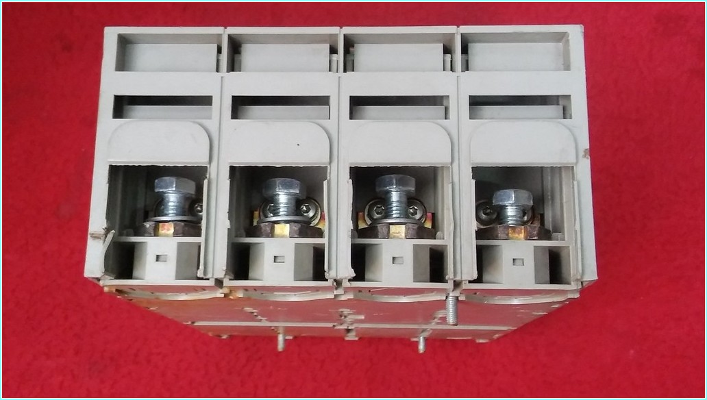 MERLİN GERİN NS400 N IEC/EN 60947-2 415A 4 KUTUPLU TMŞ