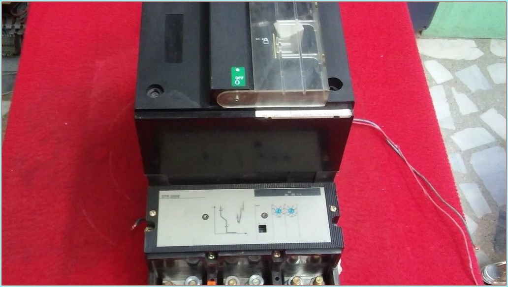 MERLİN GERİN STR 25DE 800A MOTORLU TMŞ ŞALTER