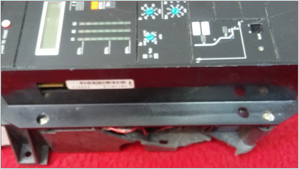 SCHNEİDER STR 38 S STR38S 3200A MASTERPACT KONTROL ÜNİTESİ