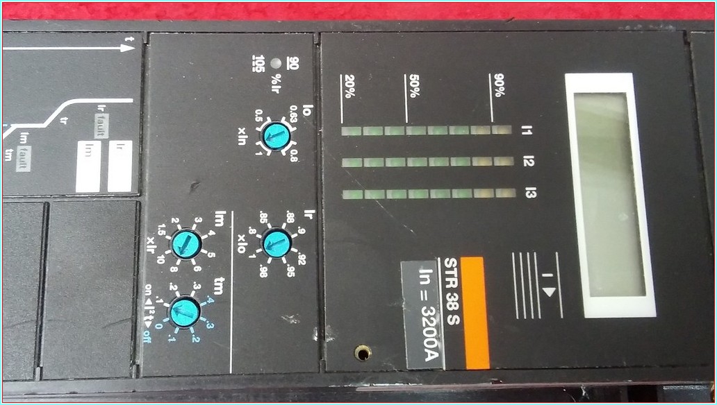 SCHNEİDER STR 38 S STR38S 3200A MASTERPACT KONTROL ÜNİTESİ
