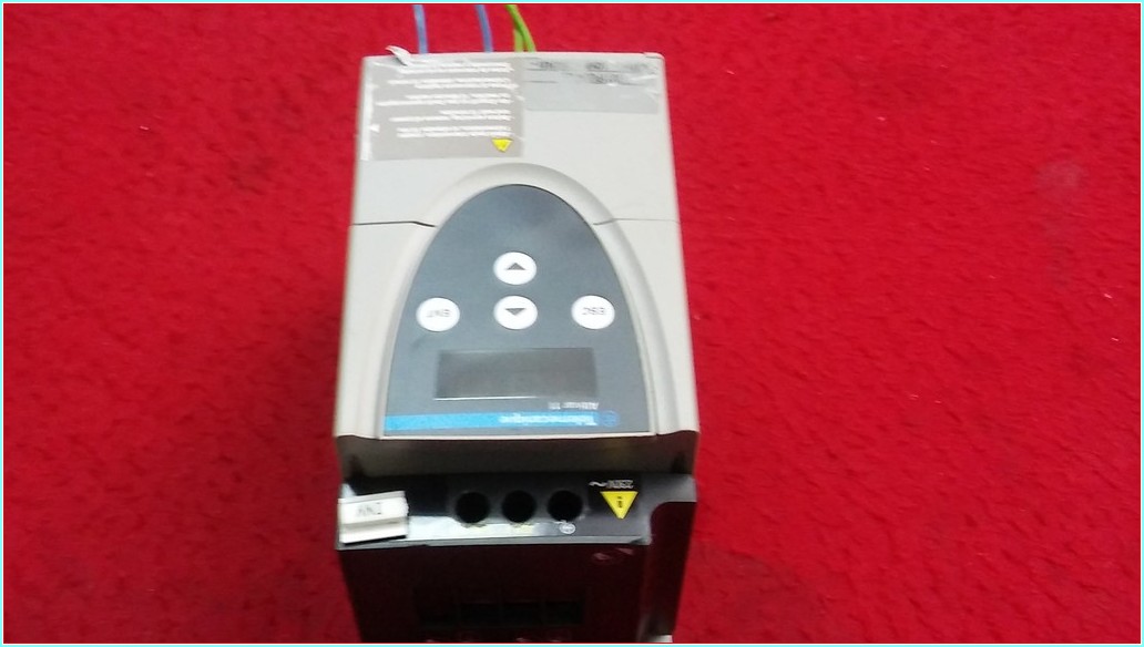 TELEMECANİQUE ATV11PU09M2E 0,37 KW SÜRÜCÜ
