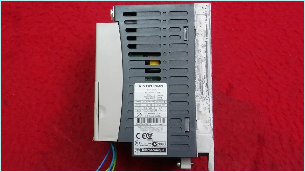 TELEMECANİQUE ATV11PU09M2E 0,37 KW SÜRÜCÜ